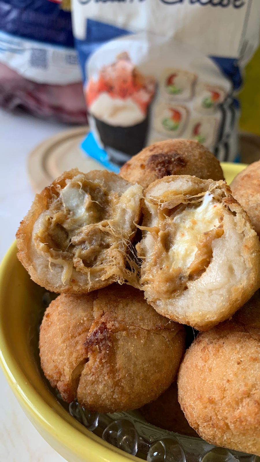 BOLINHO DE COSTELA COM CREAM CHEESE